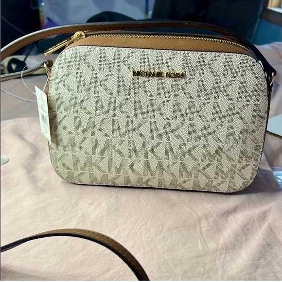 Michael Kors Houston Large Zip Crossbody Bag cream/tan retail $198 - Picture 3 of 12